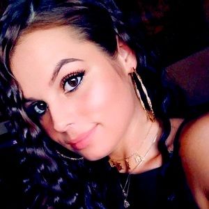 Meet your Posher, Aaleycia